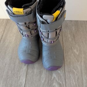 KEEN Kids' Gray and Purple Snow Boots